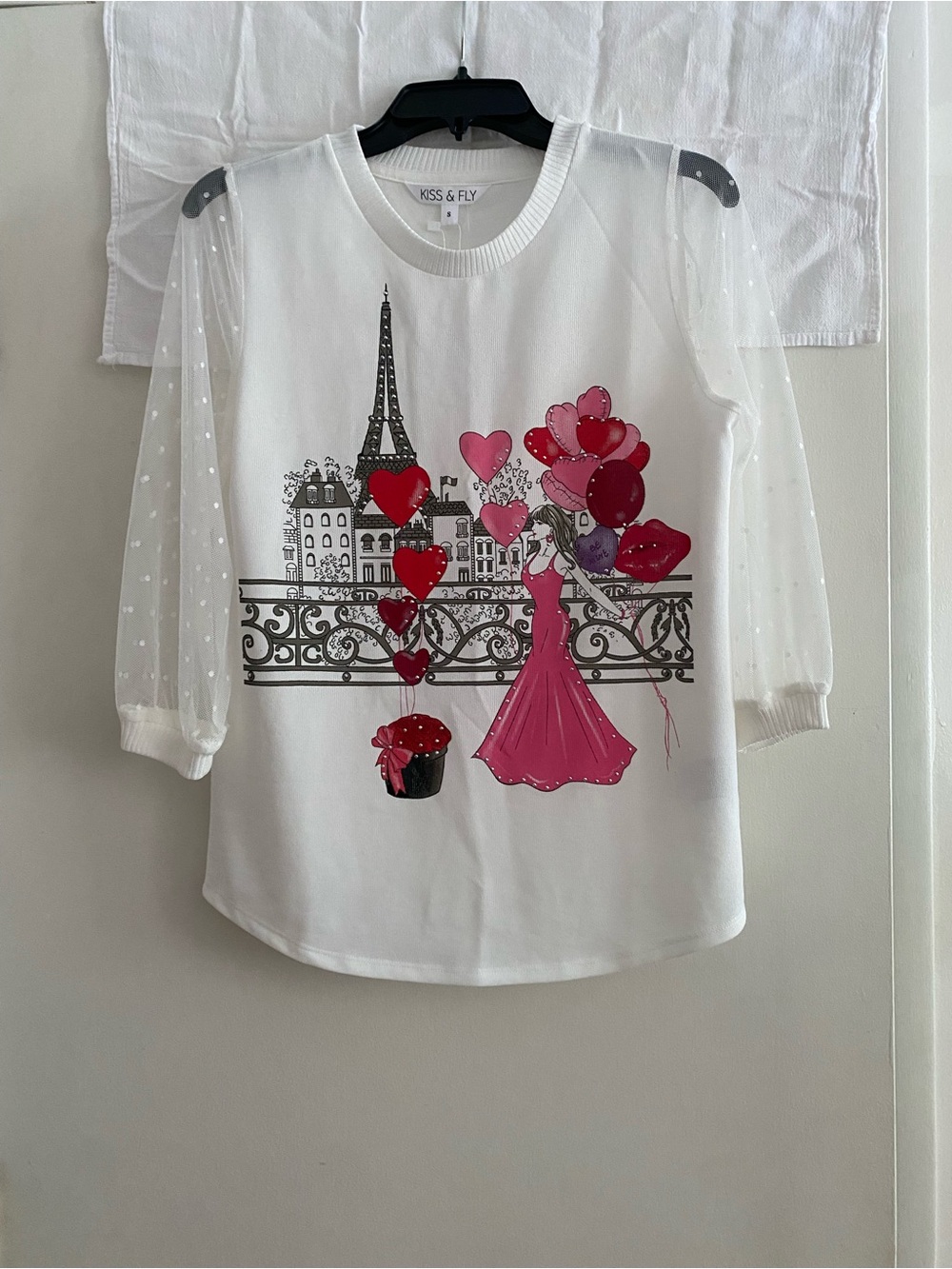 Kiss & Fly top. Small. NWT